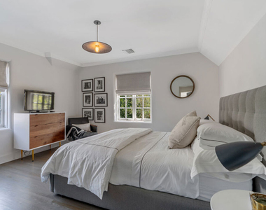 560 S Bronson Avenue - Photo Thumbnail 53