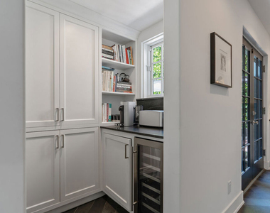 560 S Bronson Avenue - Photo Thumbnail 26