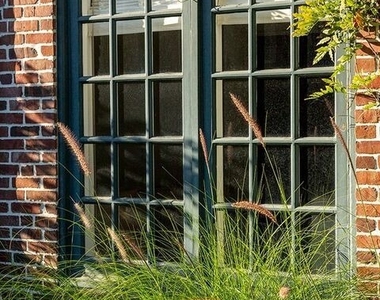 560 S Bronson Avenue - Photo Thumbnail 3