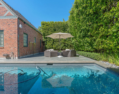 560 S Bronson Avenue - Photo Thumbnail 36
