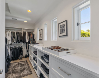 560 S Bronson Avenue - Photo Thumbnail 47