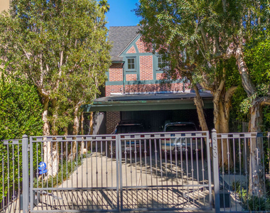 560 S Bronson Avenue - Photo Thumbnail 58