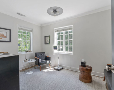560 S Bronson Avenue - Photo Thumbnail 28