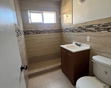 4822 Rosewood Avenue - Photo Thumbnail 11