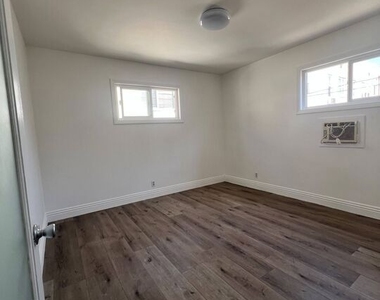 4822 Rosewood Avenue - Photo Thumbnail 17