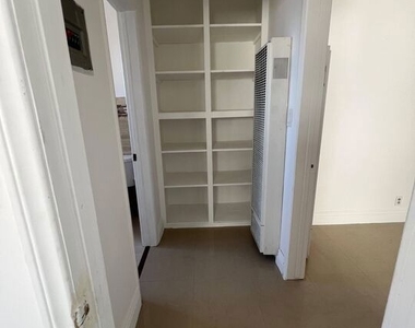4822 Rosewood Avenue - Photo Thumbnail 10