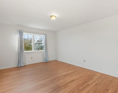 7203 Rindge Avenue - Photo Thumbnail 18