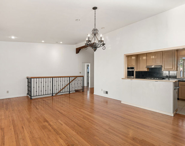 7203 Rindge Avenue - Photo Thumbnail 7