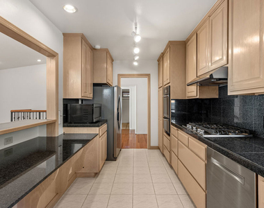 7203 Rindge Avenue - Photo Thumbnail 10