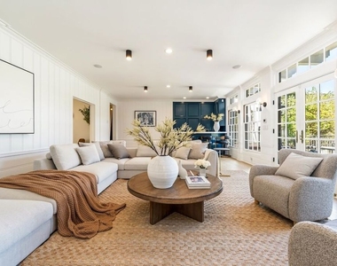 628 N Sierra Drive - Photo Thumbnail 4