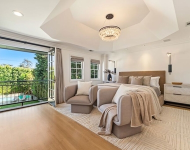 628 N Sierra Drive - Photo Thumbnail 14