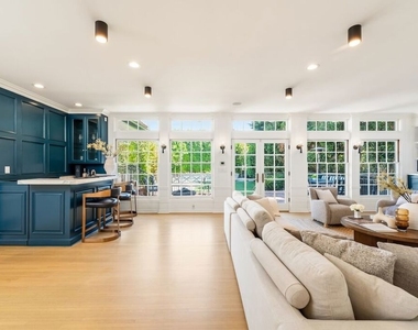 628 N Sierra Drive - Photo Thumbnail 3