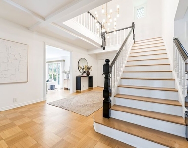 628 N Sierra Drive - Photo Thumbnail 10
