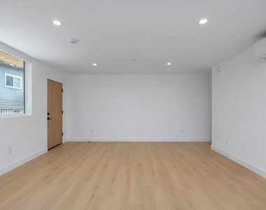 1332 Mohawk Street - Photo Thumbnail 14