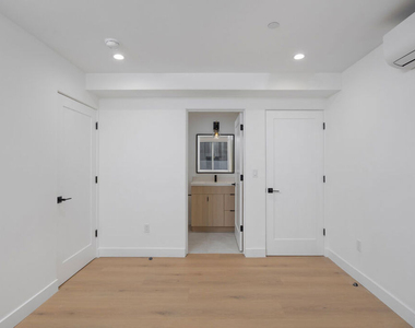 1332 Mohawk Street - Photo Thumbnail 9
