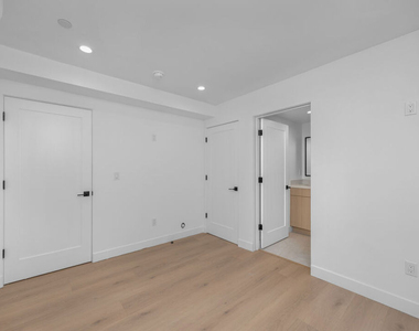 1332 Mohawk Street - Photo Thumbnail 7