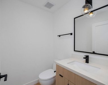 1332 Mohawk Street - Photo Thumbnail 4