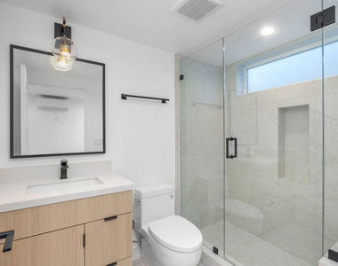 1332 Mohawk Street - Photo Thumbnail 6