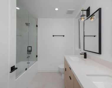1332 Mohawk Street - Photo Thumbnail 10