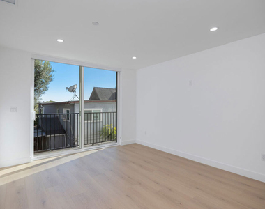 1332 Mohawk Street - Photo Thumbnail 6