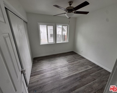 3020 Magnolia Avenue - Photo Thumbnail 7