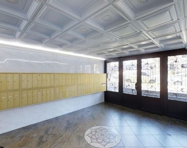 544 S Manhattan Place - Photo Thumbnail 7