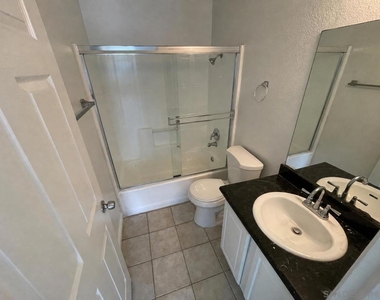 1515 S 40th St - Photo Thumbnail 7