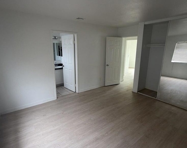 1515 S 40th St - Photo Thumbnail 12