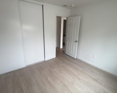 1515 S 40th St - Photo Thumbnail 9