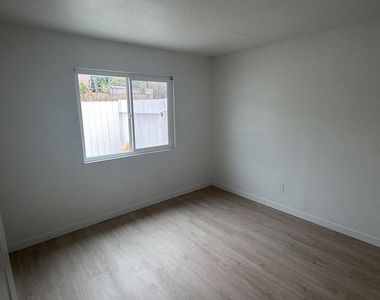 1515 S 40th St - Photo Thumbnail 8