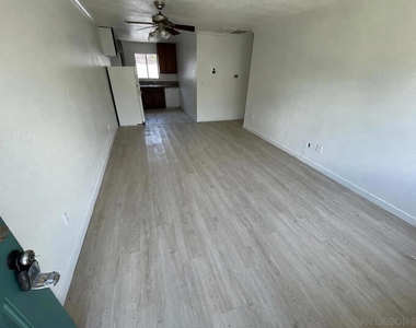 1515 S 40th St - Photo Thumbnail 3
