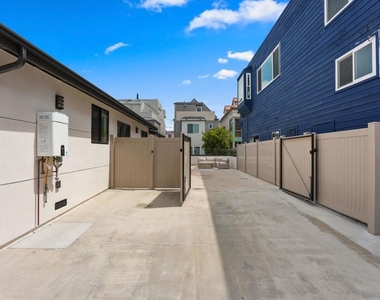838 Portsmouth Court - Photo Thumbnail 17