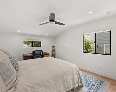838 Portsmouth Court - Photo Thumbnail 12