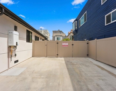 838 Portsmouth Court - Photo Thumbnail 20
