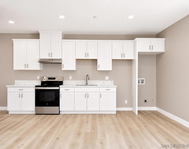 5370 Nutmeg St - Photo Thumbnail 2