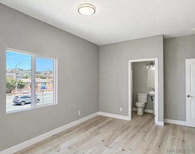 5370 Nutmeg St - Photo Thumbnail 6