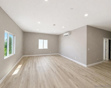 5370 Nutmeg St - Photo Thumbnail 5