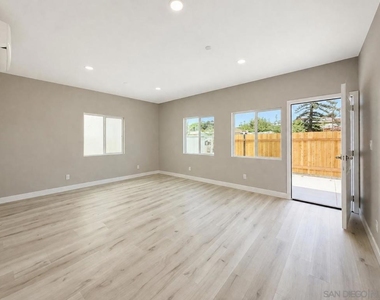 5370 Nutmeg St - Photo Thumbnail 3