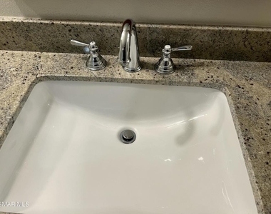 176 Shamrock Court - Photo Thumbnail 11