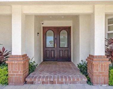 23350 Aetna Street - Photo Thumbnail 3
