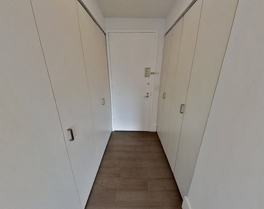 West 47th Street - Photo Thumbnail 9