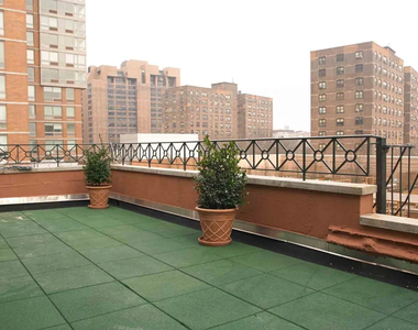 East 96th Street - Photo Thumbnail 8