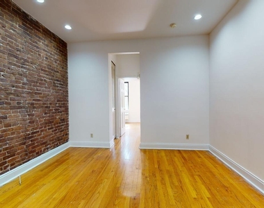East 93rd Street - Photo Thumbnail 6