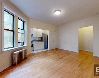 West 10th Street - Photo Thumbnail 1