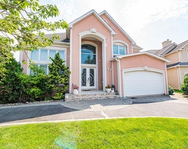 37 Crescent Cove Circle - Photo Thumbnail 1