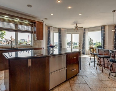 37 Crescent Cove Circle - Photo Thumbnail 3
