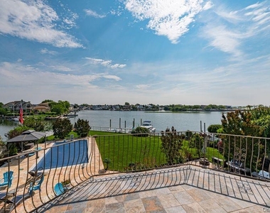 37 Crescent Cove Circle - Photo Thumbnail 4