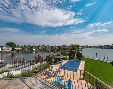37 Crescent Cove Circle - Photo Thumbnail 14