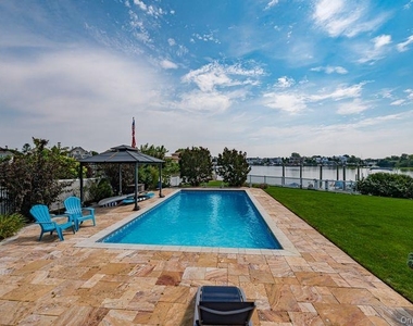 37 Crescent Cove Circle - Photo Thumbnail 12
