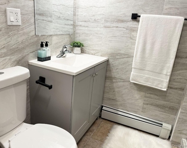 20 Walters Avenue - Photo Thumbnail 6